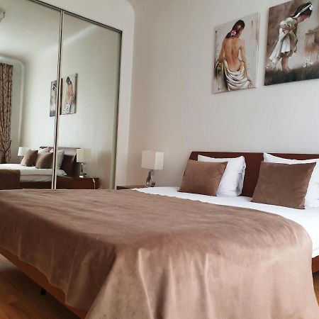 City Inn Riga Apartment, Town Hall View With Parking ภายนอก รูปภาพ